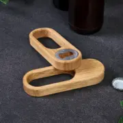Flaschenöffner aus Eiche, handgefertigt - detailreich verarbeitet mit Magnet für Kronkorken