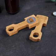 Flaschenöffner aus Eiche in Kolbenform mit Pleuel, handgefertigt und personalisierbar mit Gravur - detailreich verarbeitet mit Magnet für Kronkorken