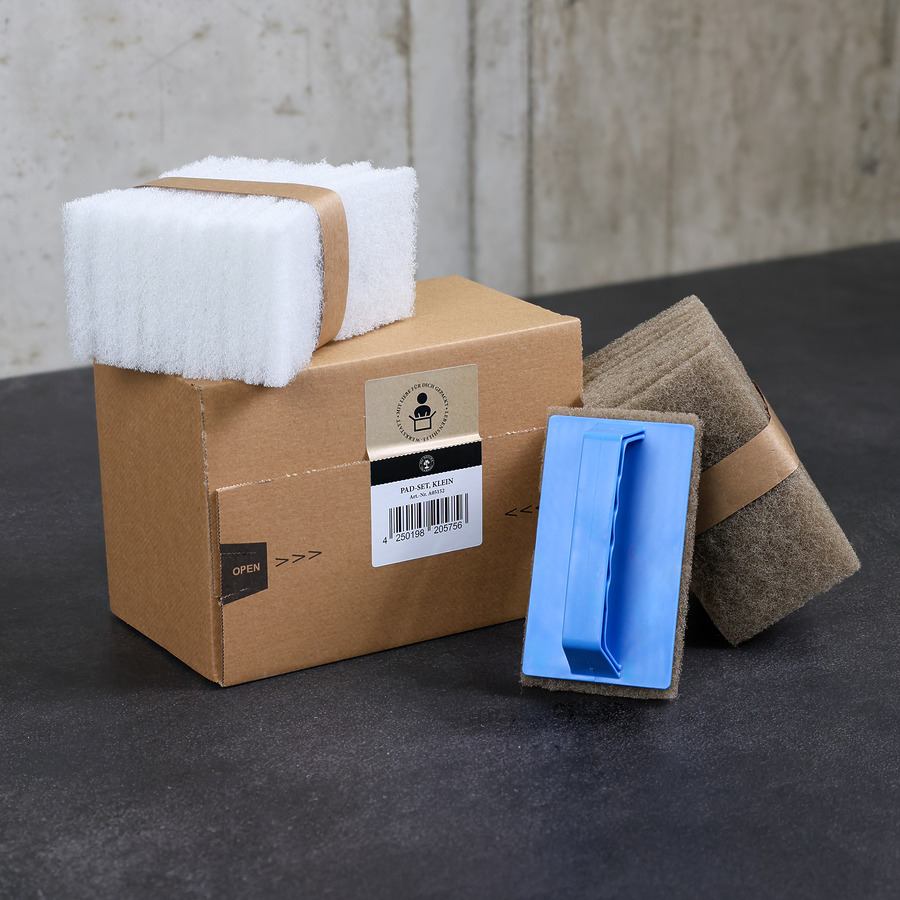 oli-natura-pad-set-klein-21tlg-links OLI-NATURA Handpad-Set für Holzöle seitliche Ansicht mit Padhalter