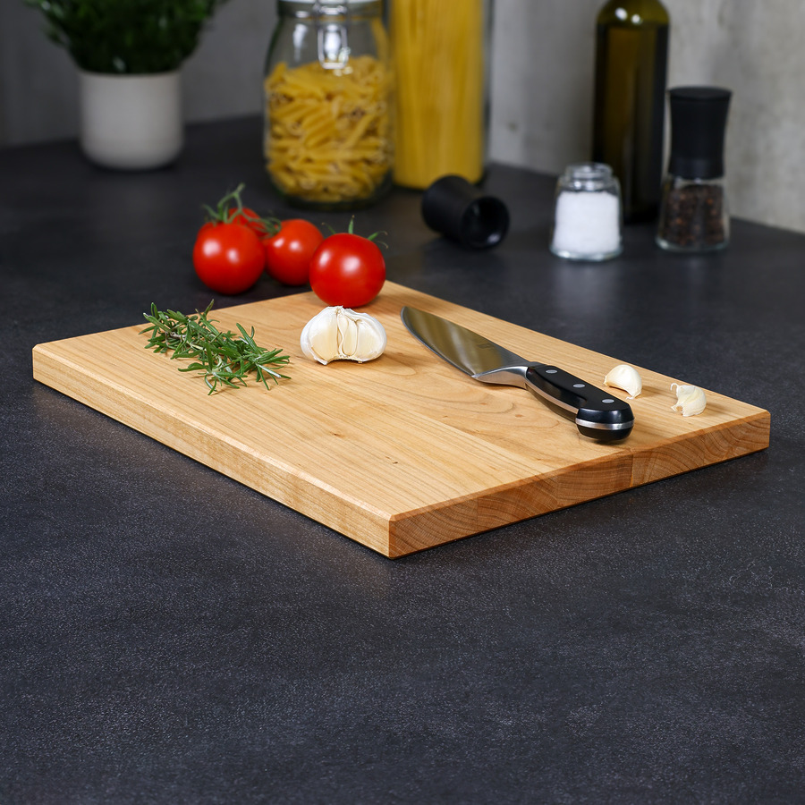 schneidebrett-kirsche-handgefertigt-6 Eckansicht eines handgefertigten Schneidebrettes aus Kirschholz