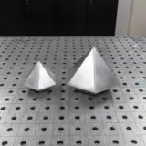 Ein Diamant in verschiedenen Größen als Bausatz zum Schweißen. Geeignet für MAG-, WIG- sowie Elektrodenschweißen.